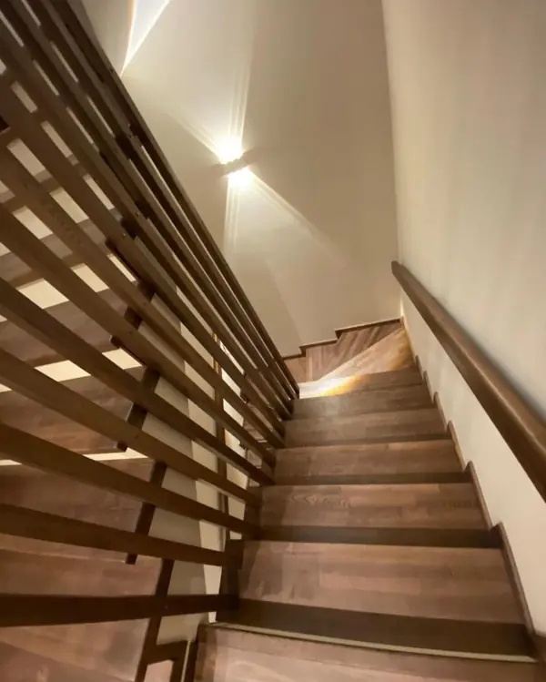 Лестницу Елены в кп Академия парк