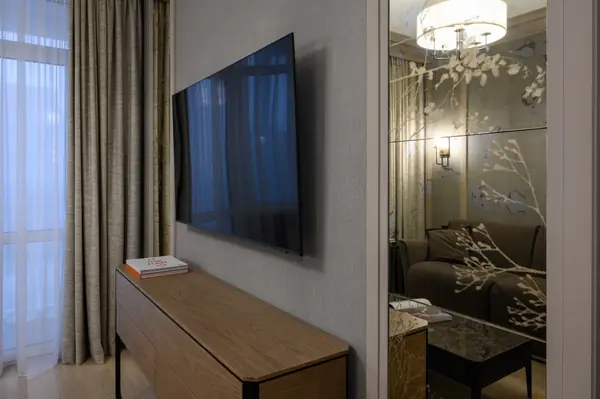 Строгая неоклассика для молодой семьи