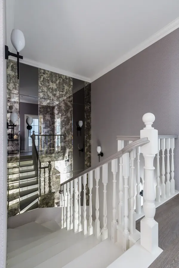 Интерьер таунхауса в монохромной гамме (г.Краснодар)