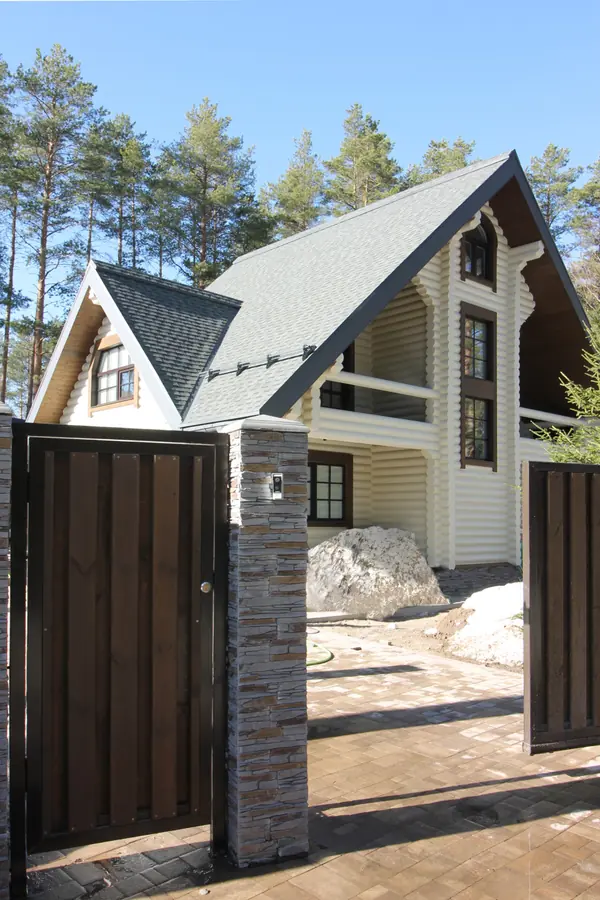 Срубовой коттедж в Рощино