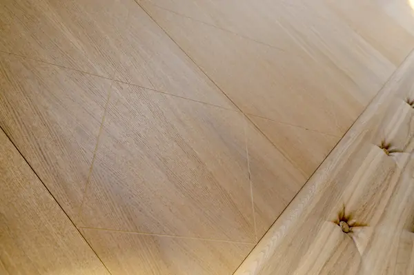 Кровать и панно из массива дуба