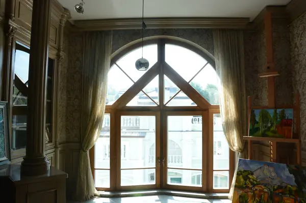 Таунхаус на Береговой (дерево-алюминиевые окна)