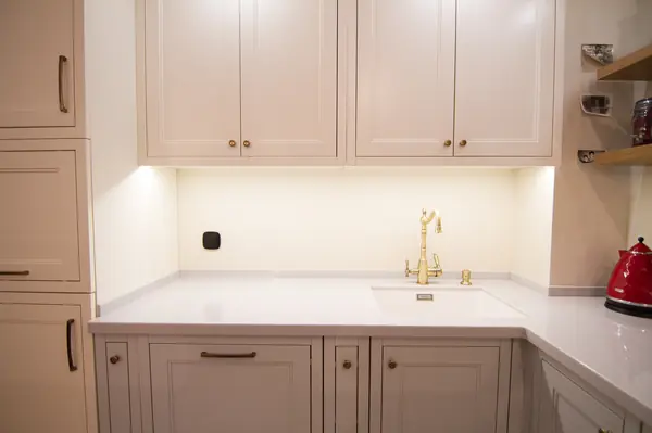 Бело-серая кухня в Москве