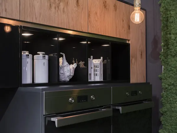 Кухни с искусственным шпоном