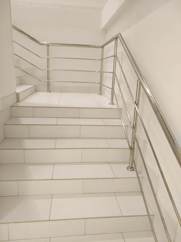 Нержавеющее ограждение со стеклом