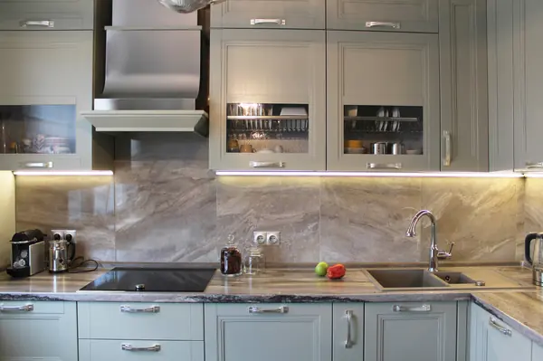 Светлая квартира с цветным настроением