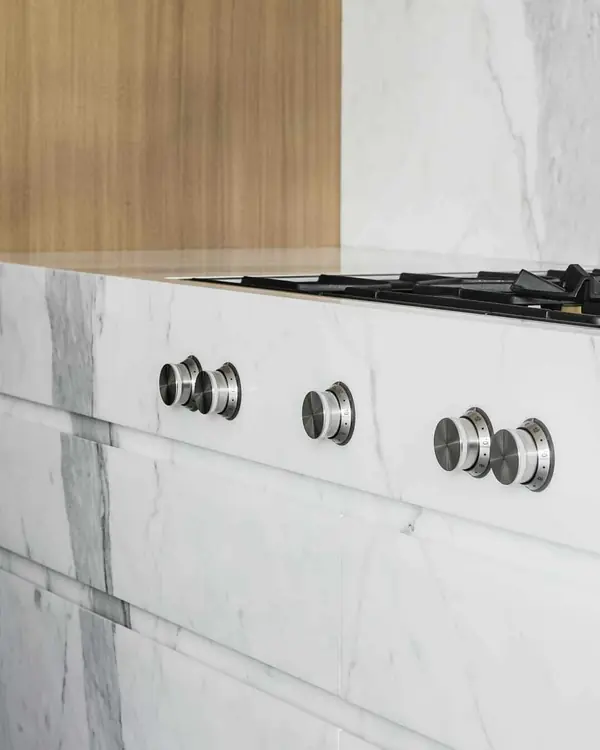 Апартаменты. Дом на набережной.