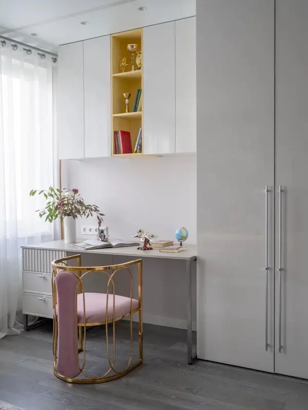 ИЗЫСКАННАЯ СДЕРЖАННОСТЬ