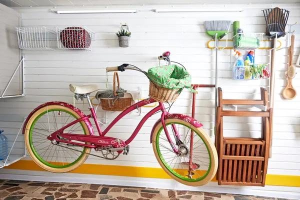 Гараж для семьи Этуш