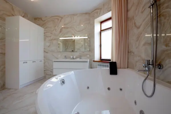 Интерьер с ванной Тренто