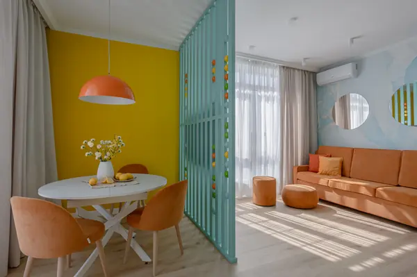 Реализованный проект яркой квартиры в ЖК "Мичурин"