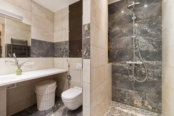 Картина, витрина, камень...