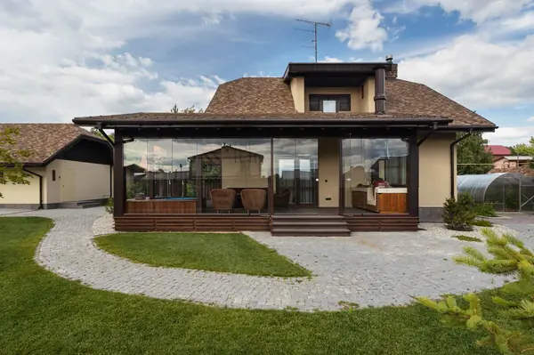 Остекленная терраса ЕЩЕ НЕМНОГО ЛЕТА