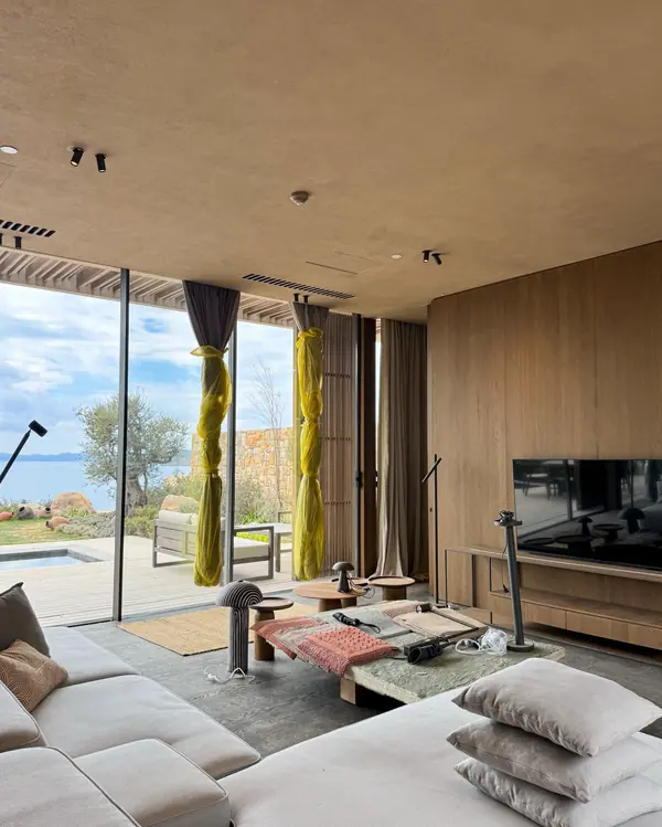 Отделка потолка декоративной штукатуркой: эффектный акцент для любого интерьера