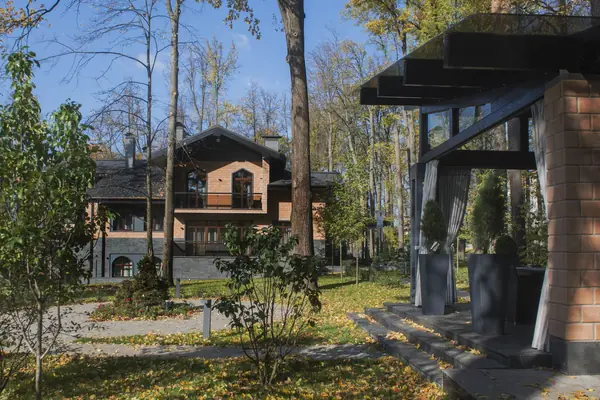 Частный жилой дом в коттеджном поселке Троицкий Парк, 2014 год