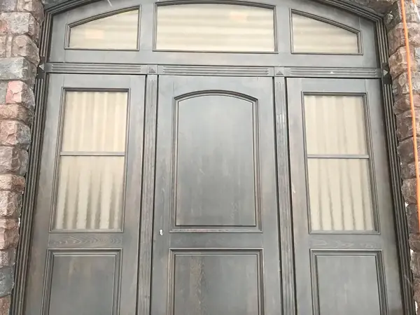 Двери входные