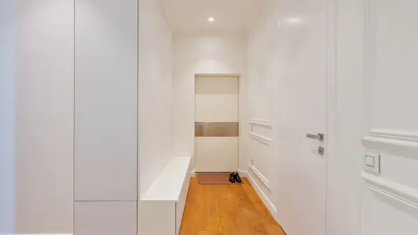 Современная классика в двухкомнатной квартире