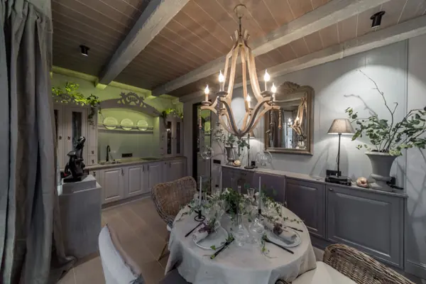 Кухня гостиная с камином