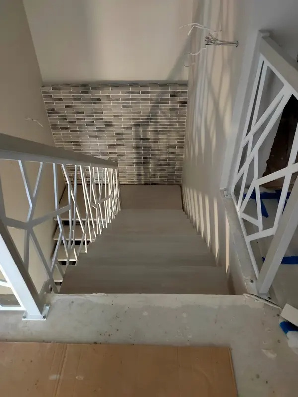 Лестница на двух "Косоурах", пос.Грибановский