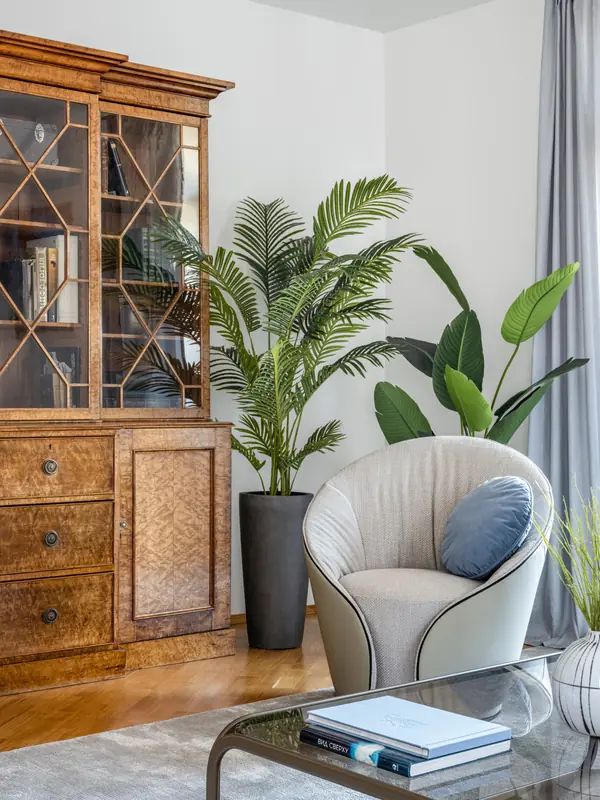 Квартира в синих тонах с видом на Храм Христа Спасителя