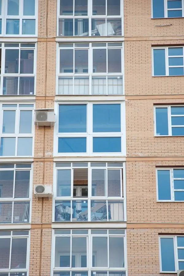 Остекление квартиры на Радиальной (дерево-алюминиевые окна)