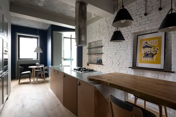 Микс стилей в сталинке