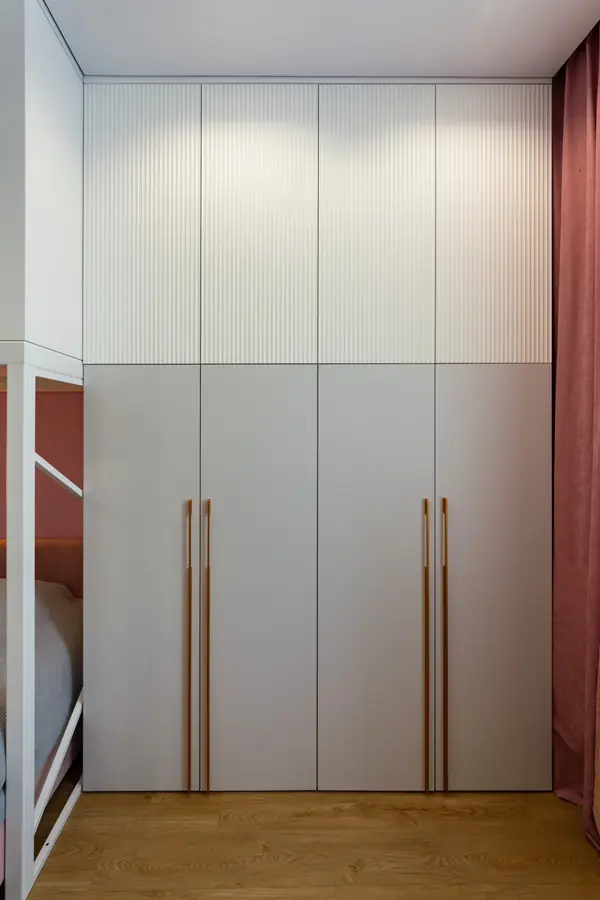 Московский, 183