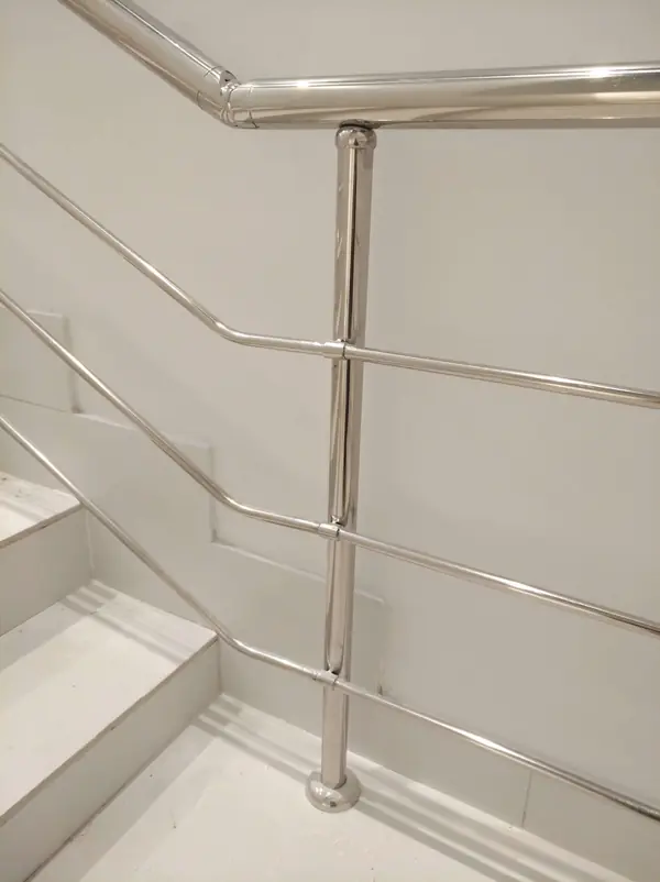 Нержавеющее ограждение со стеклом