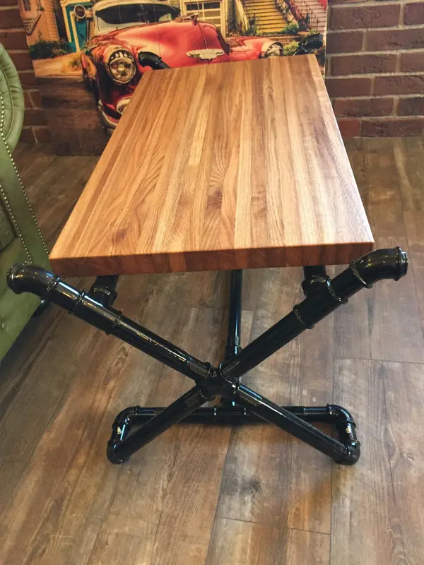 Стол рабочий, журнальный, полки из труб