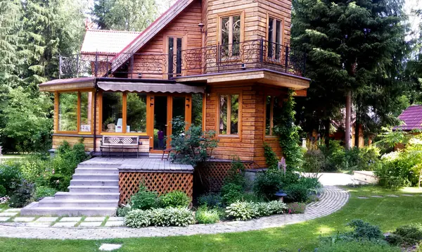 Романтический сад в пейзажном стиле