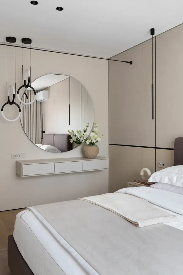 Частный дом в черно-белом цвете