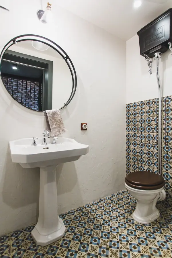 В гостях: Современный лофт, наполненный арт-объектами и музыкой