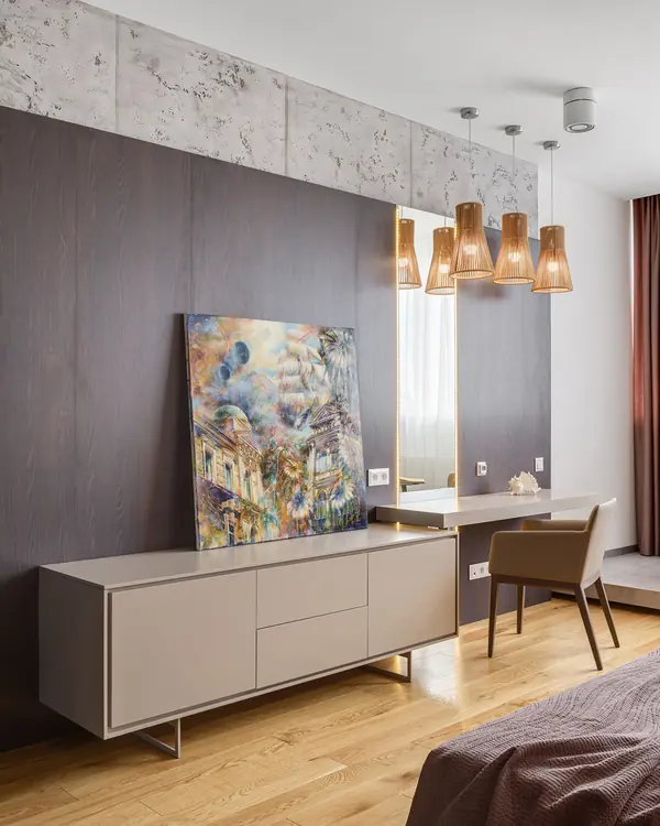 Авторские картины органично вписались в общий дизайн