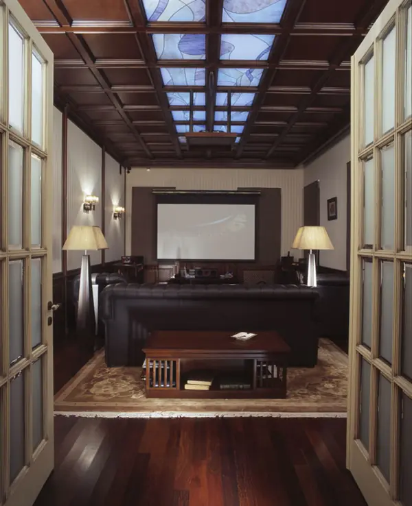 Трехэтажный дом в классическом стиле