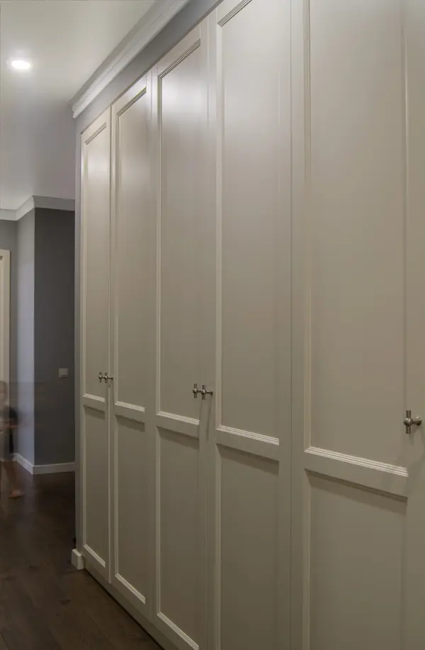 Светлая неоклассика в 3-х комнатной квартире для большой семьи с тремя детьми