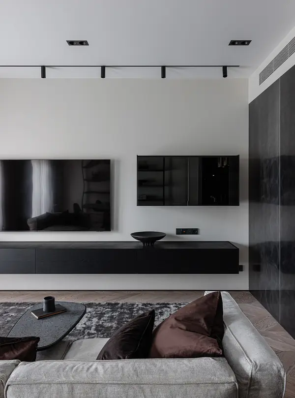 Монохромная квартира 90 м2 в центре Москвы