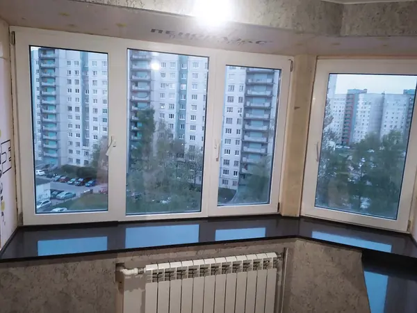 Эркерный подоконник и столешница из искусственного камня Staron QN287 Mosaic