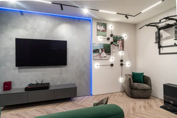 Дизайнерский интерьер московской квартиры 64 м2 ""