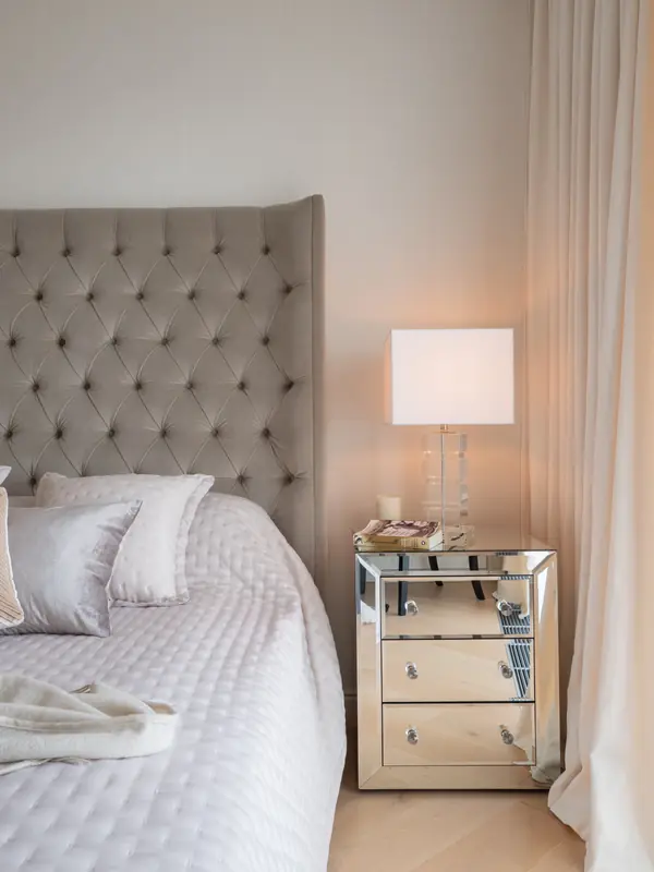 Классический интерьер в светлых тонах ЖК "Камелия"