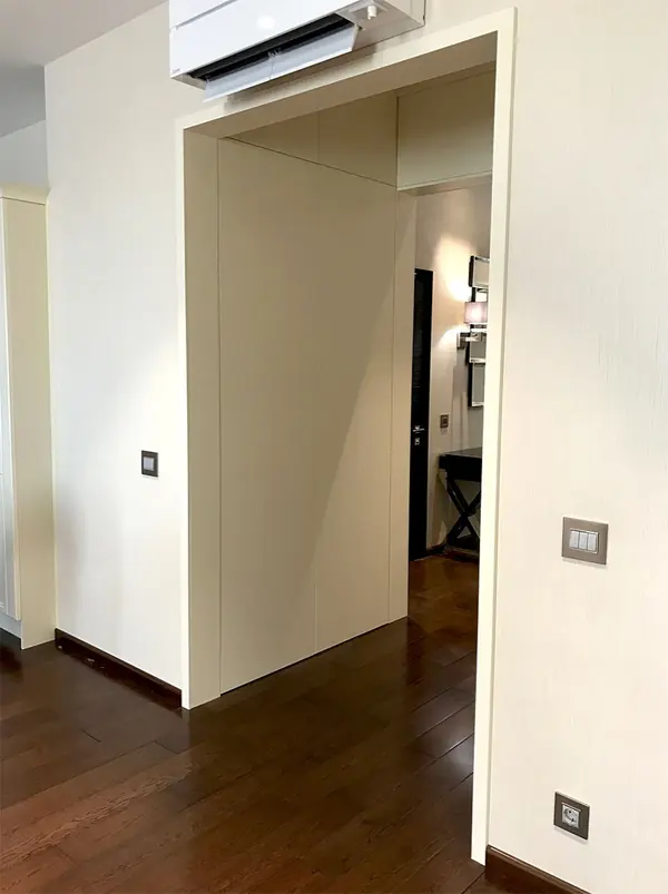 Портал со встроенными шкафами