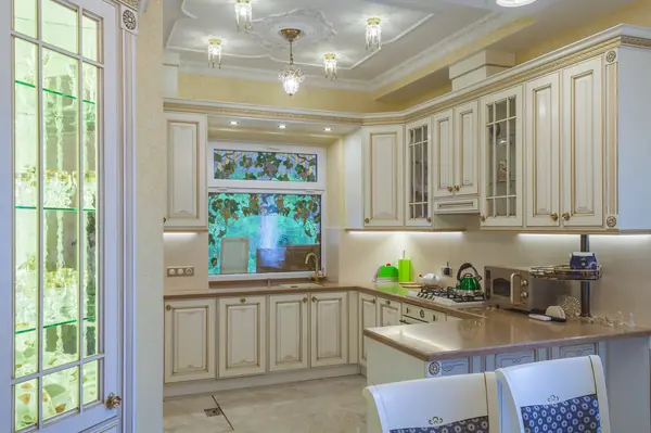 Уютная классика загородного дома