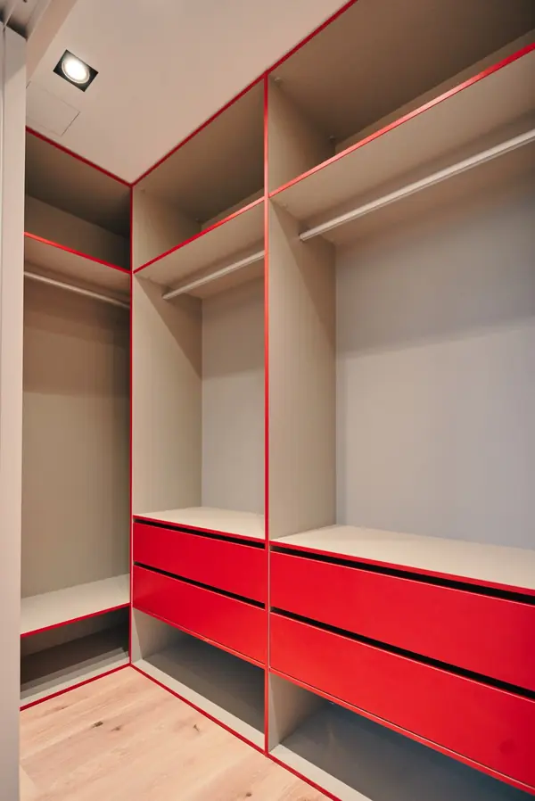 Гардеробная система ECOLINE с раздвижными дверьми raumplus