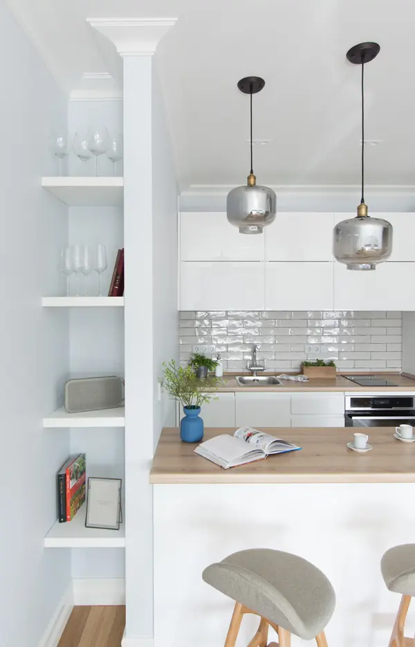 Легкая квартира с темной спальней