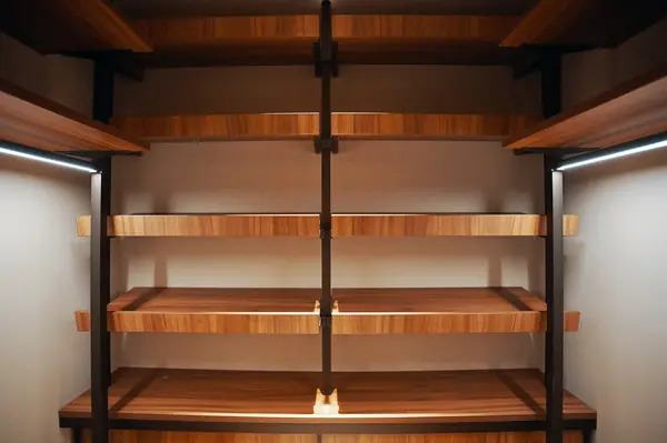 raumplus в интерьере квартиры на Минской, гардеробная UNO коридор