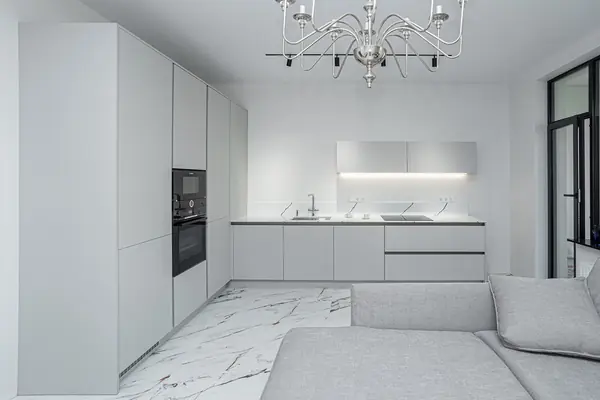 Белая кухня по последним трендам