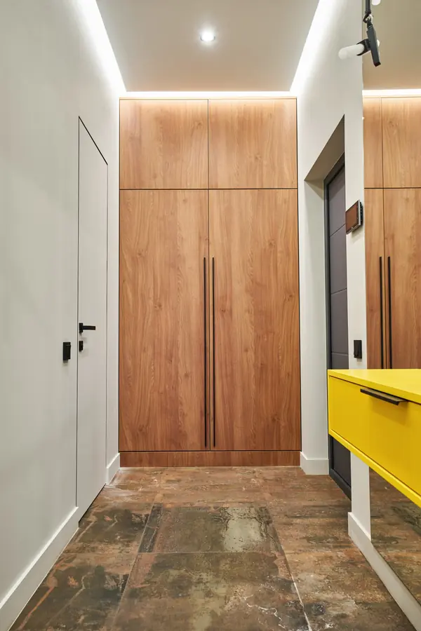 Стильный интерьер с жёлтыми акцентами