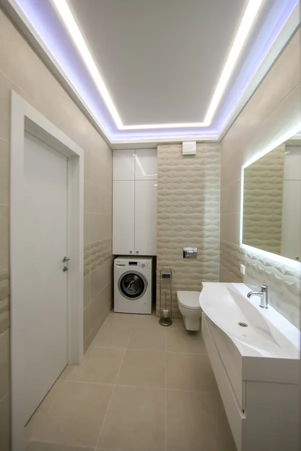 Между солнцем и морем