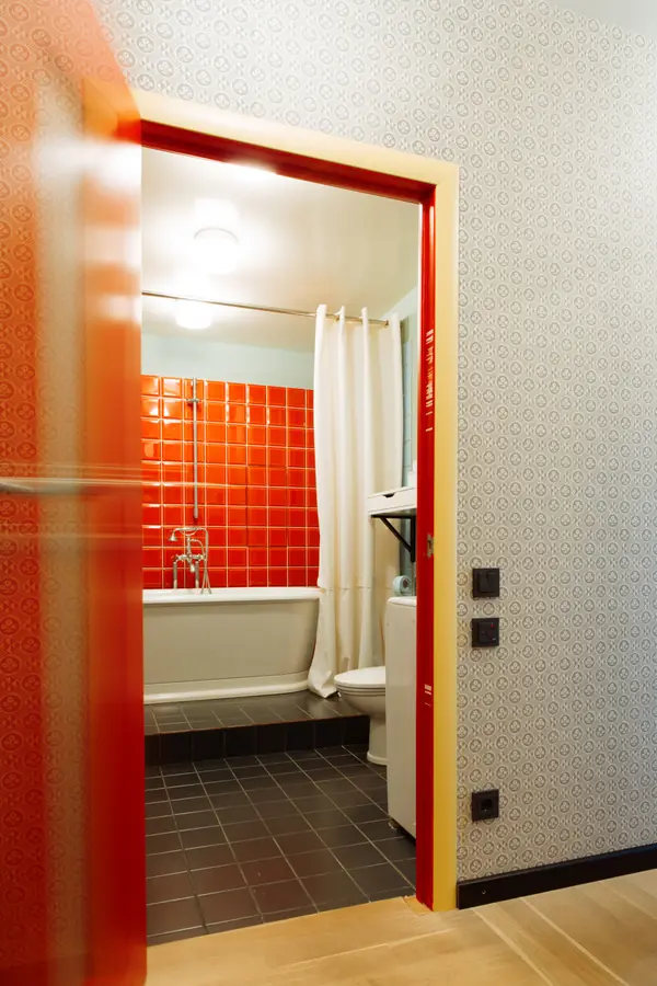 Квартира - студия: сибаритская ванная комната.