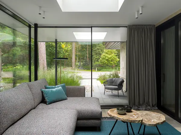 ЗИМНИЙ САД И СПА ЗОНА С ВПЕЧАТЛЯЮЩИМ ПАНОРАМНЫМ ВИДОМ В БАРВИХЕ