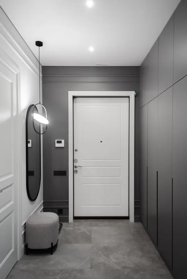 Просторная квартира в серых цветах